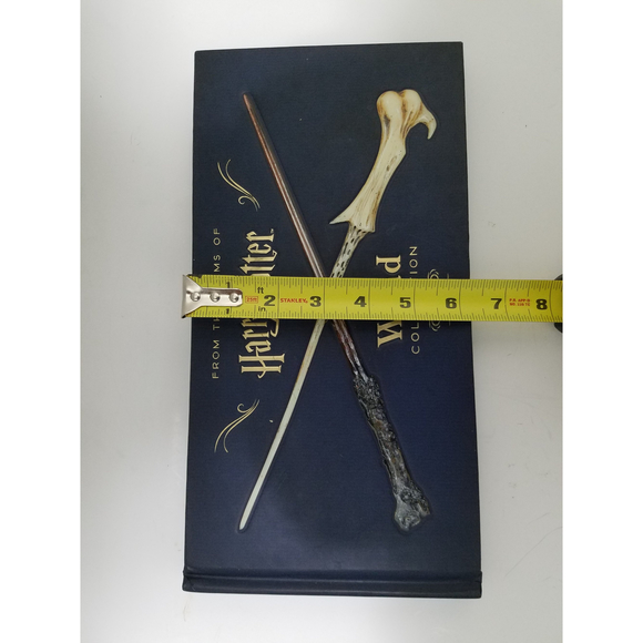 Harry Potter - The Wand Collection Hardcover Titan Books - Picture 9 of 10